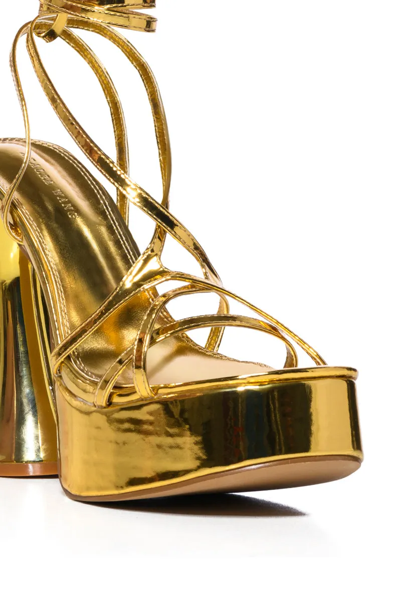 AZALEA WANG MADGE PLATFORM CHUNKY SANDAL IN GOLD